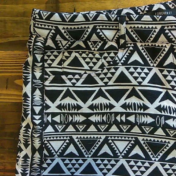 Black and white aztec tribal shorts forever21 size medium - Picture 8 of 9